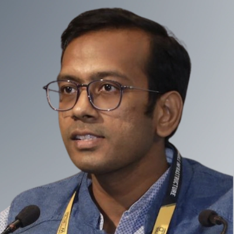 Akshansh Agarwal, Co-founder of Vastu CRM